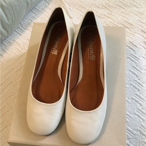 L’INTERVALLE white leather kitten heels 9